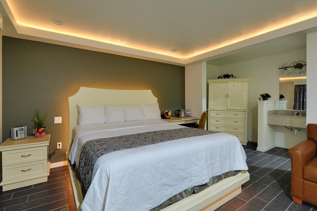 Romantic Inn&Suites Dallas Cameră foto
