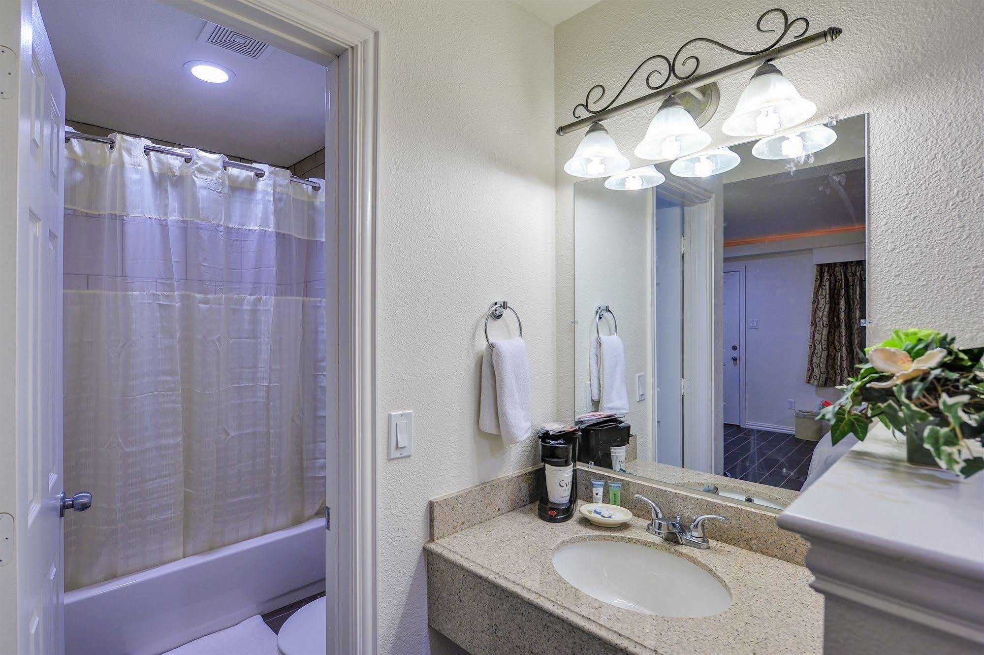 Romantic Inn&Suites Dallas Exterior foto