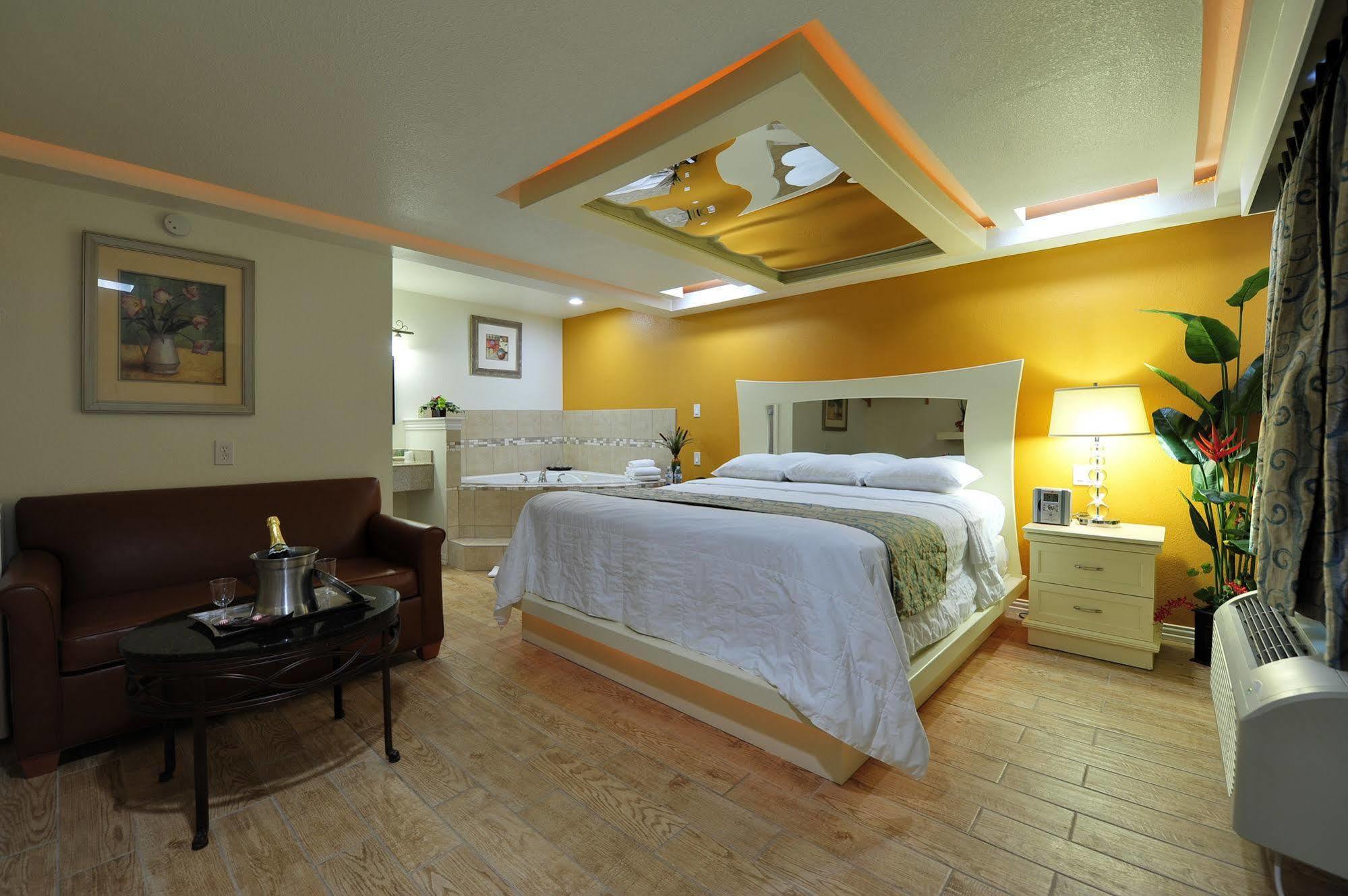 Romantic Inn&Suites Dallas Exterior foto